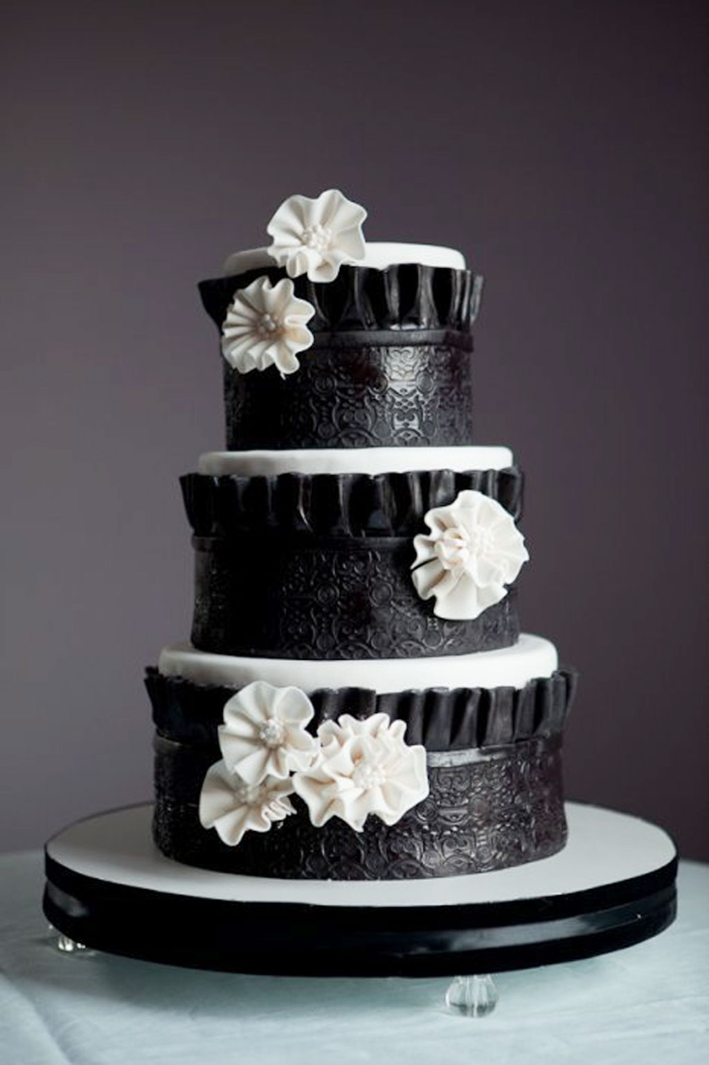 Black Cake For Wedding Wedding Cake Cake Ideas by