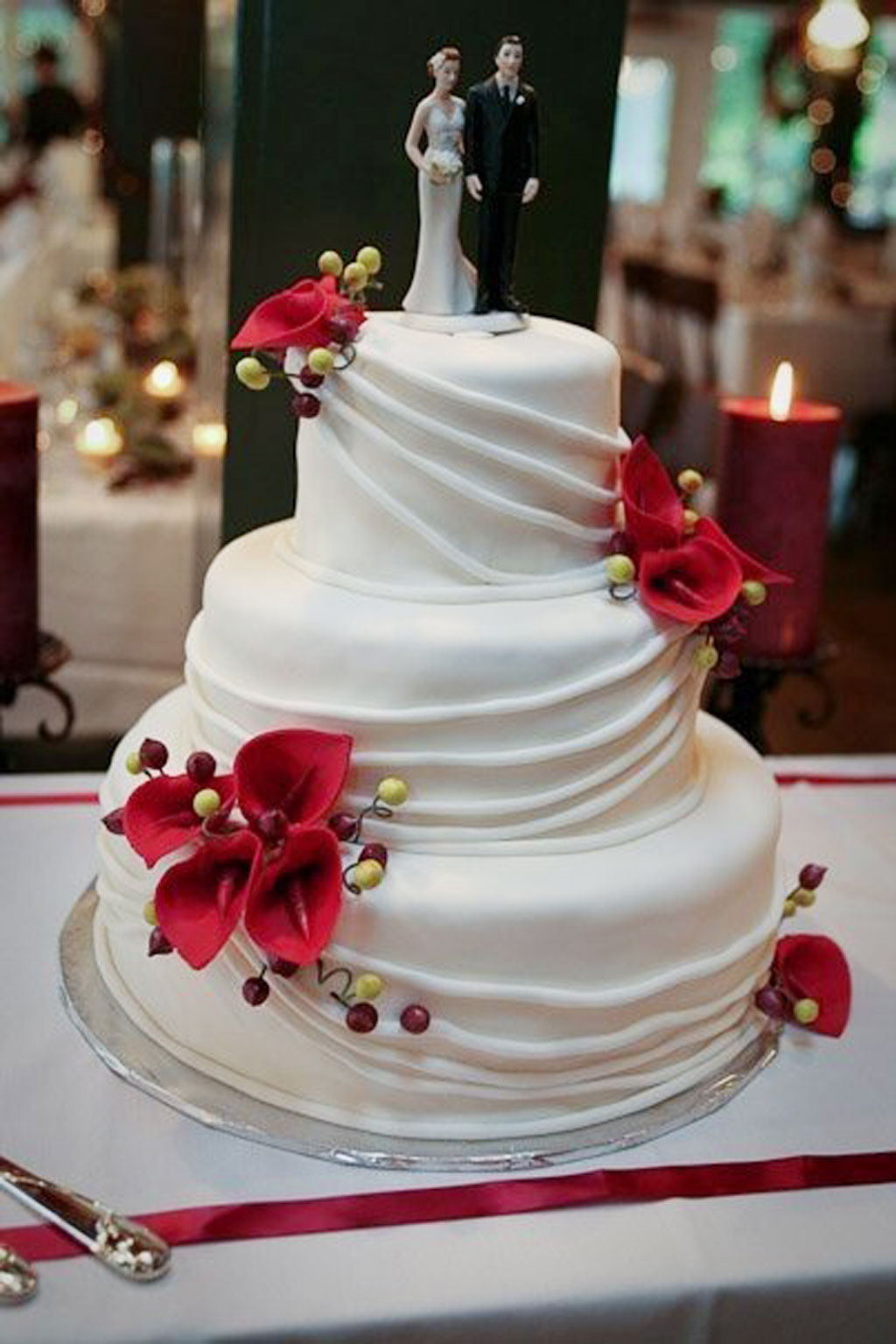 red-calla-lily-wedding-cake-design-2