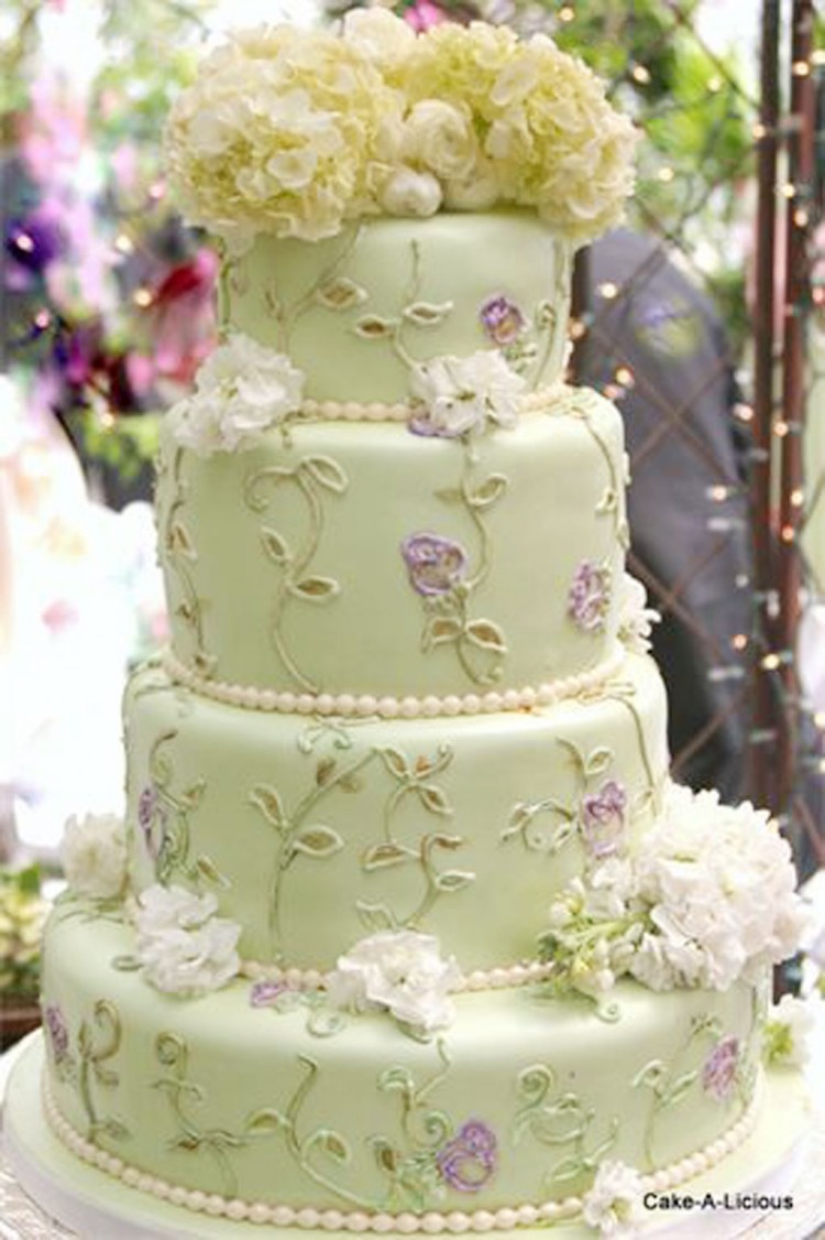 Beauty Salt Lake Wedding Cake Picture in Wedding Cake
