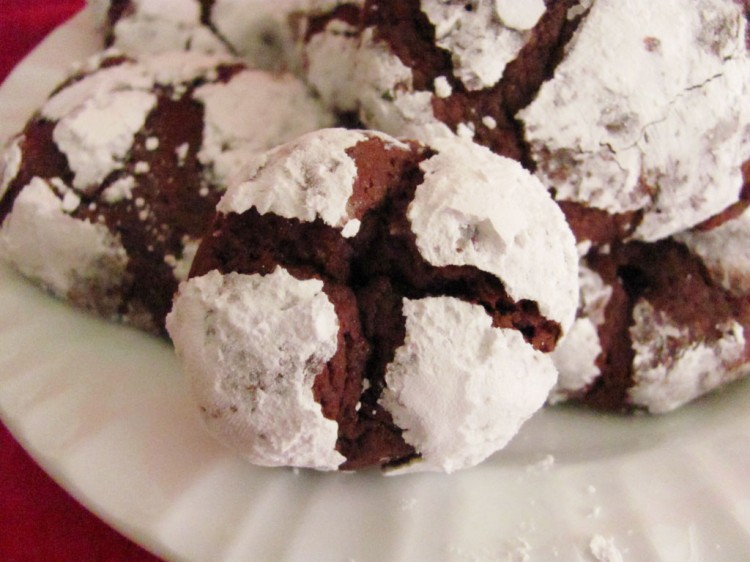 Chewy Chocolatey Fudgey The Chocolate Crinkle Cookie Picture in Chocolate Cake