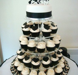1024x1365px Black And White Wedding Theme Picture in Wedding Cake