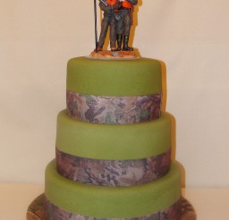 1024x1536px Camouflage Wedding Cake Design Picture in Wedding Cake