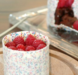 1024x768px Flourless Chocolate Cake With Raspberries White Chocolate Picture in Chocolate Cake