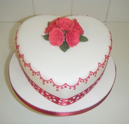 1024x768px Valentine’s Day Heart Cake Picture in Valentine Cakes