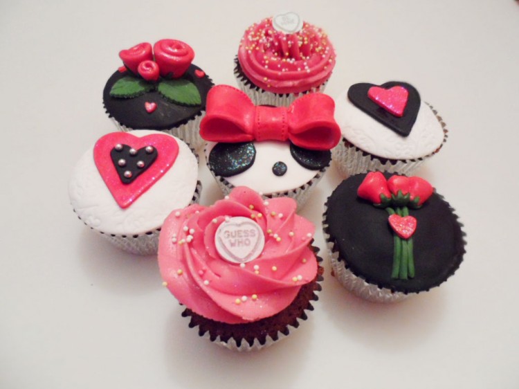 Valentine Cup Cakes Ideas Picture in Valentine Cakes