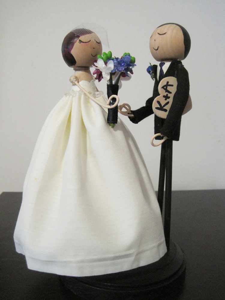 Wedding Black CakeTopper Picture in Wedding Cake