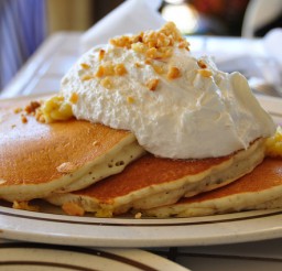 640x425px Macadamia Nut Pancakes Picture in pancakes