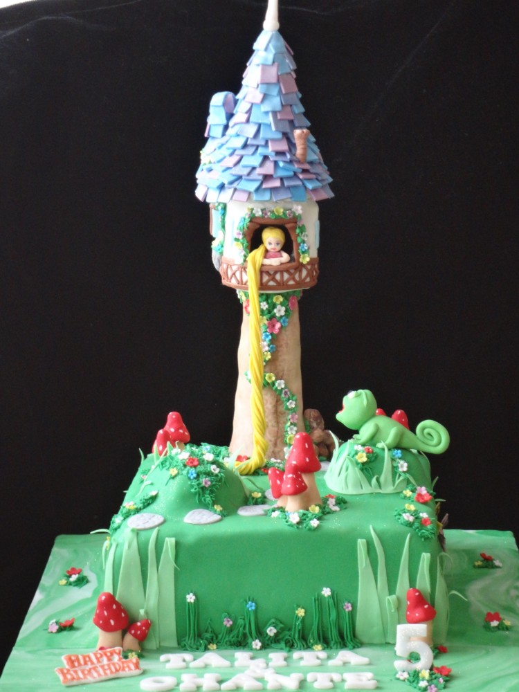 Tangled Tower Cake Picture in Cake Decor