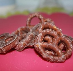 534x356px Chocolate Coated Pretzels Picture in Chocolate Cake