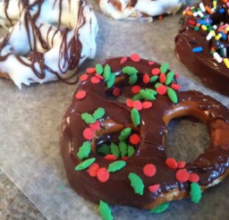 640x640px Holiday Chocolate Covered Pretzels Picture in Chocolate Cake