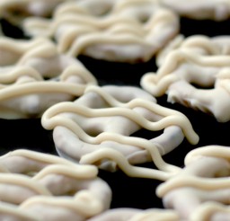 570x566px White Chocolate Covered Pretzel Picture in Chocolate Cake