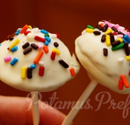 900x588px Babycakes Cake Pops Picture in Cupcakes