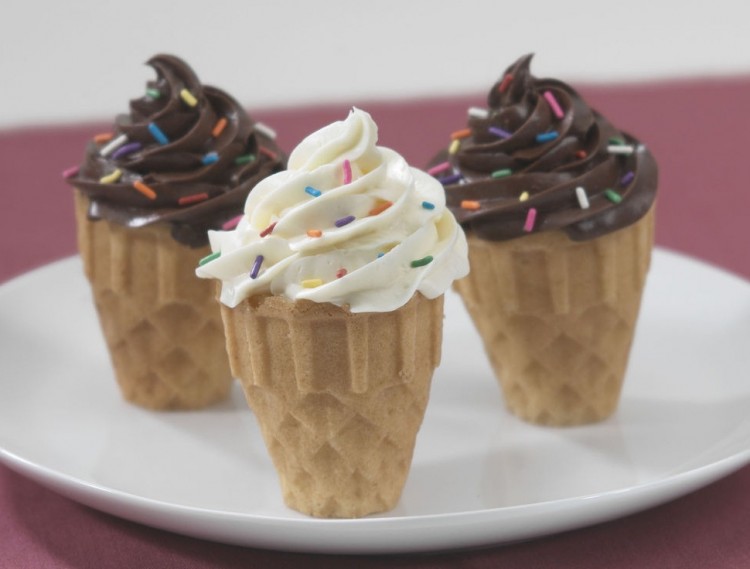 Ice Cream Cone Cupcake Pan Picture in Cupcakes